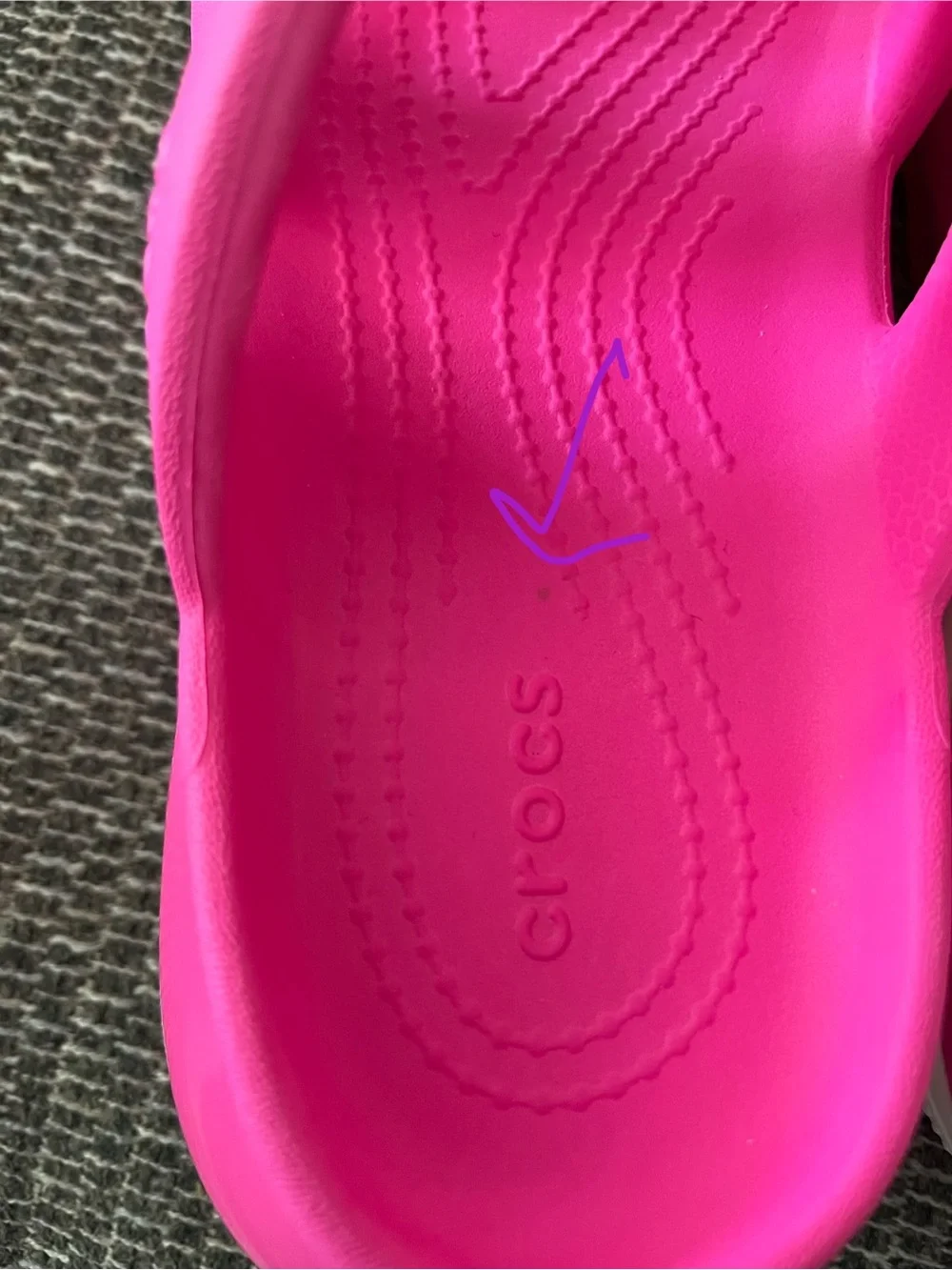 CROCS “Mega Crush Triple Strap” sandal in hot PINK CRUSH,  Size 7 *(read) wedge